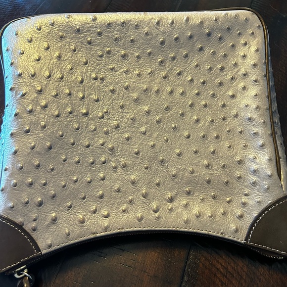 Dooney & Bourke Gray/ Taupe Textured Shoulder Bag - Picture 4 of 7
